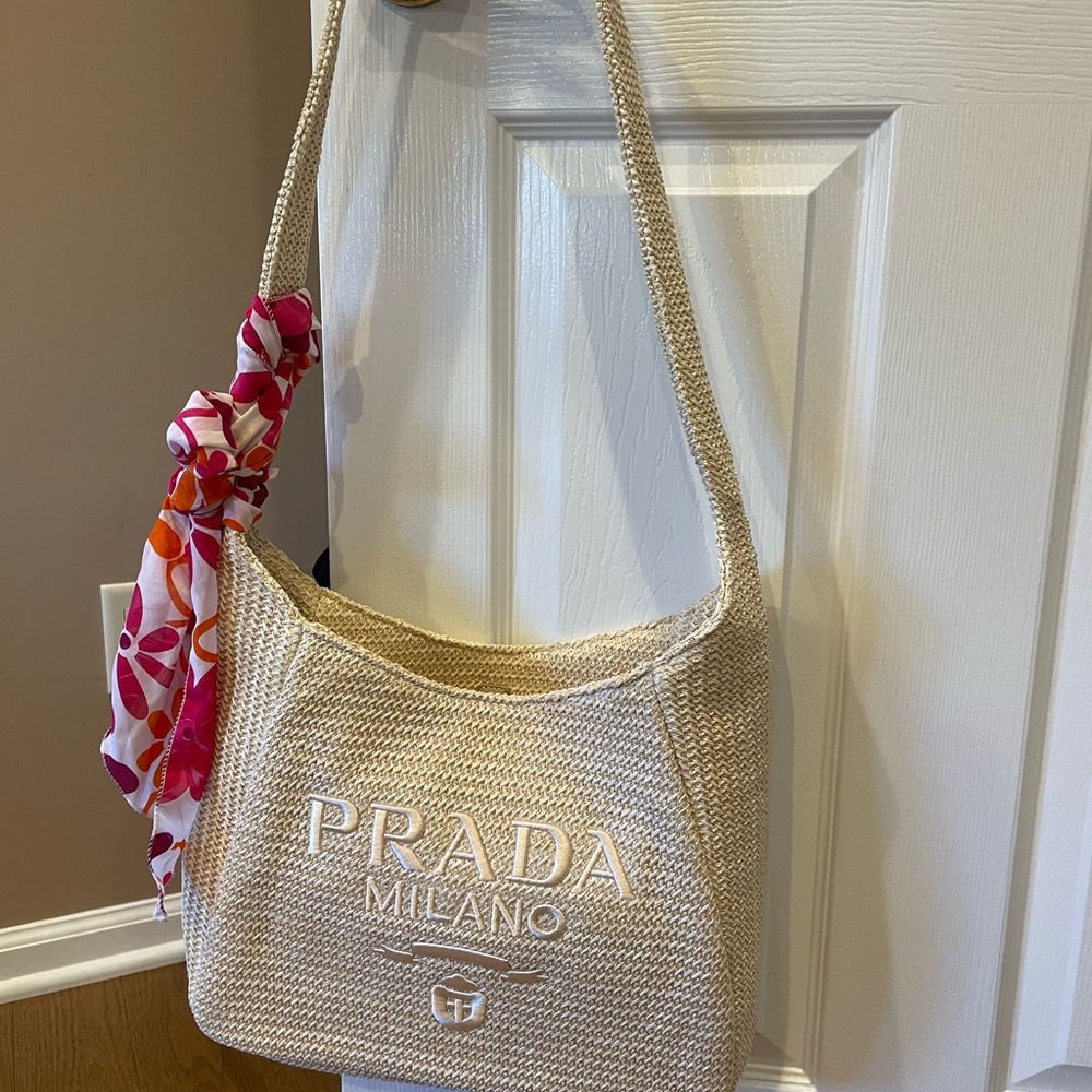 Straw woven Cream Shoulder Bag with Textured Fabric and Embossed Logo - Picture 3 of 5